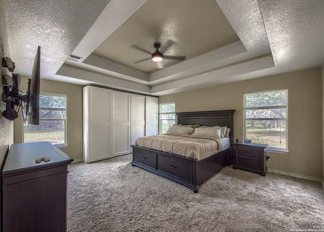 Property at 108 Buttermilk, Floresville, TX 78114, 3 beds, 2.5 baths