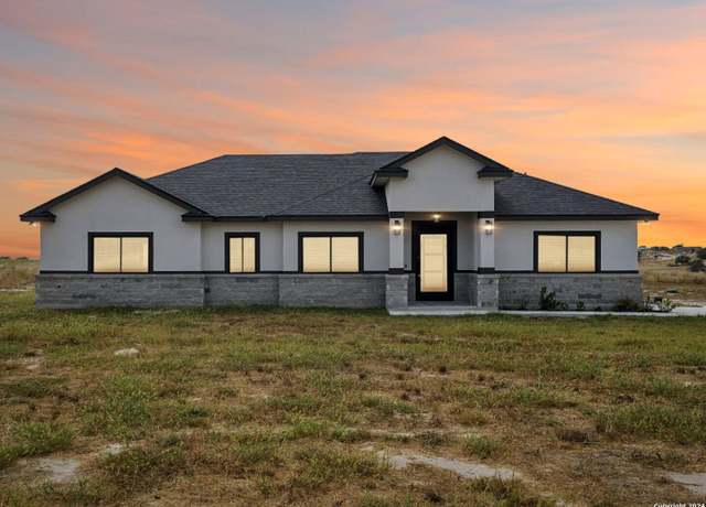Property at 792 Lake Vly, La Vernia, TX 78121, 4 beds, 2 baths