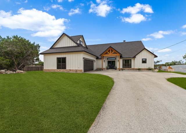 Property at 337 Saddle Mtn, Boerne, TX 78006, 3 beds, 2.5 baths