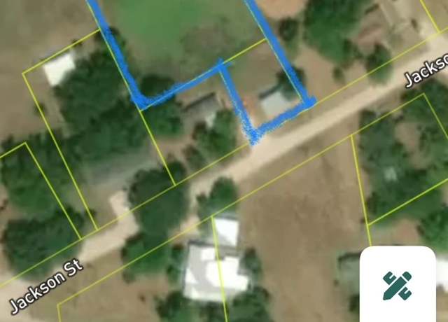 Property at 1003 Jackson St, Stockdale, TX 78160