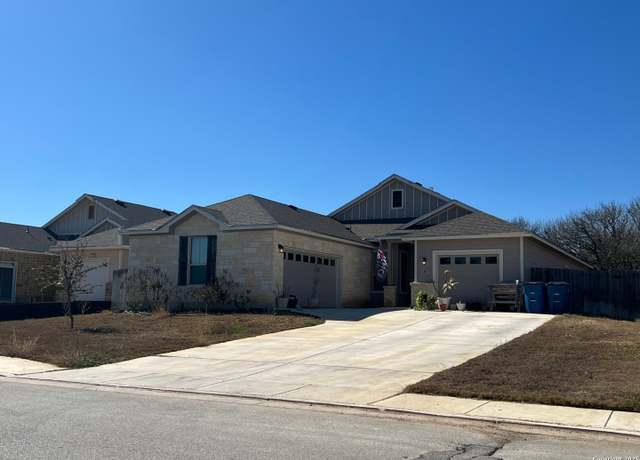 Property at 211 Valley Frg, Pleasanton, TX 78064, 4 beds, 3 baths