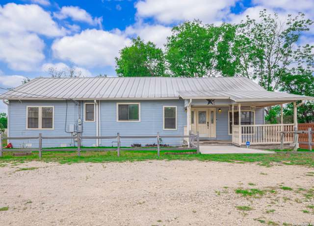 Property at 452 River Springs Dr, Seguin, TX 78155, 4 beds, 2 baths