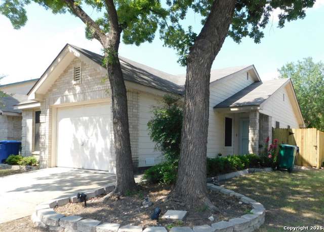 Property at 6822 Bluegrass Run, San Antonio, TX 78240, 2 beds, 2 baths