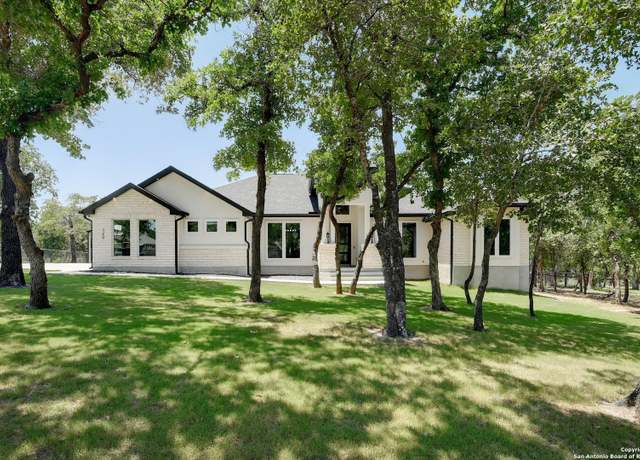 Property at 149 Chisum Trail Dr, La Vernia, TX 78121, 4 beds, 3 baths