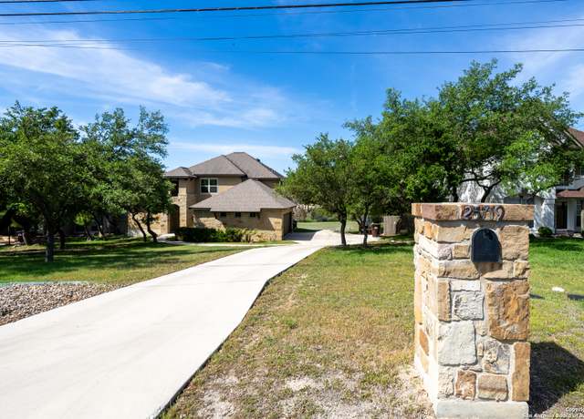 Property at 25719 Green River Dr, San Antonio, TX 78260, 3 beds, 3.5 baths
