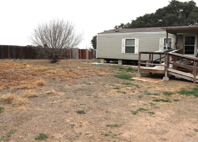 Property at 934 County Road 7711, Devine, TX 78016-5170, 3 beds, 2 baths