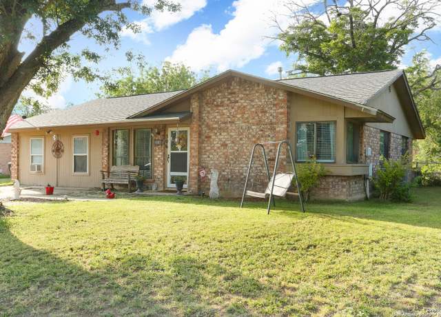 Property at 306 W Wetz, Marion, TX 78124, 4 beds, 2 baths