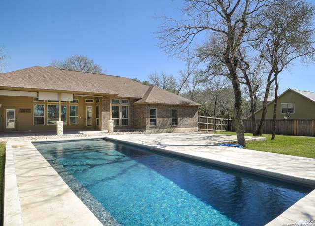Property at 561 Jacobs Ln, La Vernia, TX 78121, 4 beds, 2.5 baths