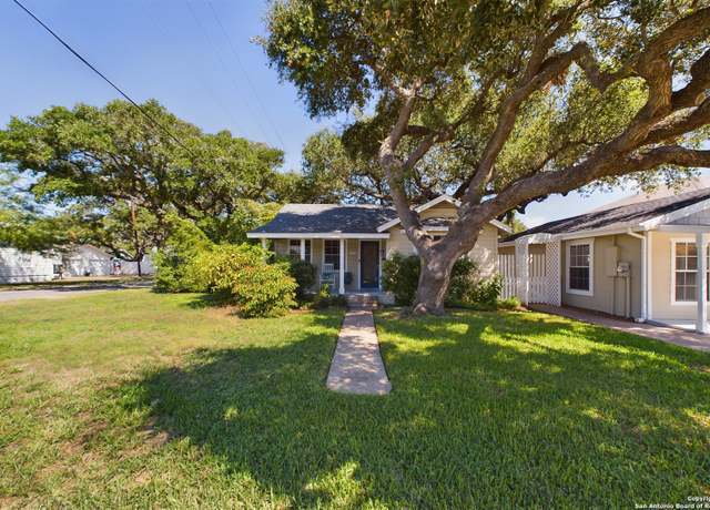 Property at 718 Live Oak, Rockport, TX 78382, 3 beds, 3 baths