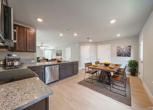 Property at 324 Mar Hl, Seguin, TX 78155, 3 beds, 2.5 baths