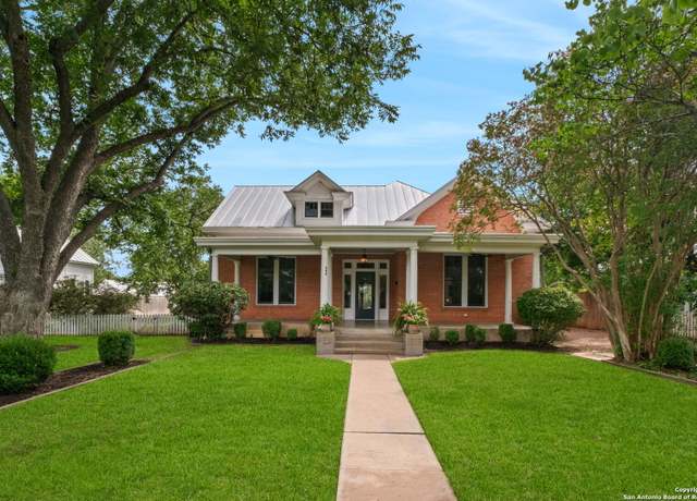 Property at 509 W Austin St, Fredericksburg, TX 78624, 4 beds, 3 baths