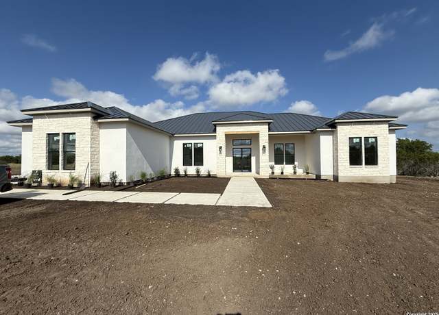 Property at 1202 Cielo Rio, Pipe Creek, TX 78063, 4 beds, 3.5 baths