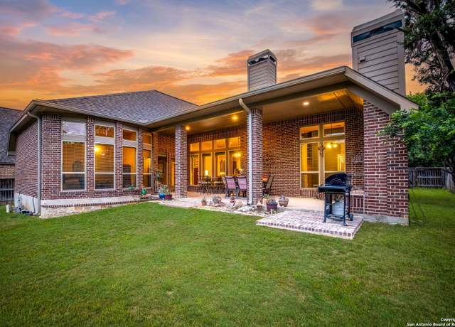 Property at 959 Wilderness Trl, New Braunfels, TX 78132, 4 beds, 3 baths