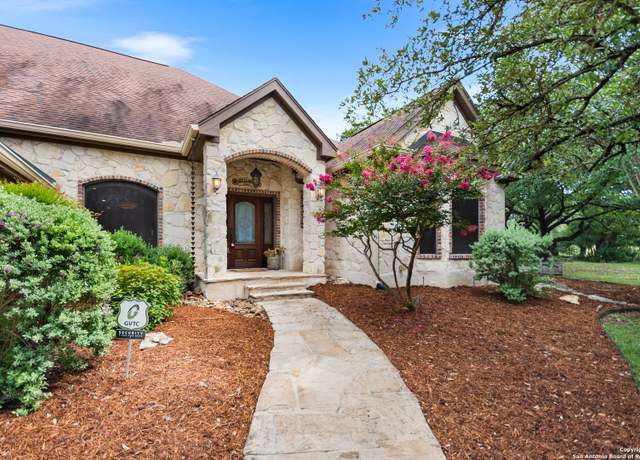 Property at 106 Oak Meadow Ln, Boerne, TX 78006, 5 beds, 4 baths