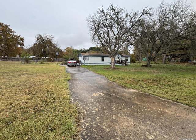 Property at 125 Oak Dr, Mcqueeney, TX 78123-3309, 3 beds, 2 baths