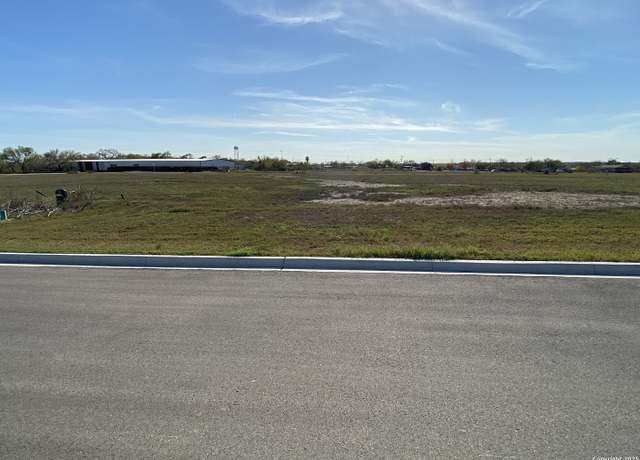 Property at 124 Troubadour Ln, Poteet, TX 78065