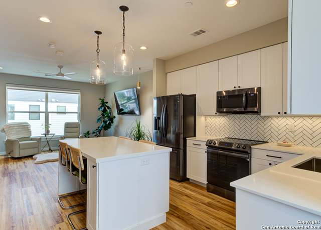 Property at 1208 N Academy Ave #3206, New Braunfels, TX 78130, 2 beds, 2.5 baths