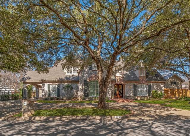 Property at 825 College, Alamo Heights, TX 78209, 3 beds, 3.5 baths