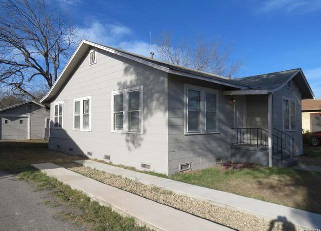 Property at 1825 W Mulberry, San Antonio, TX 78201, 2 beds, 1 bath