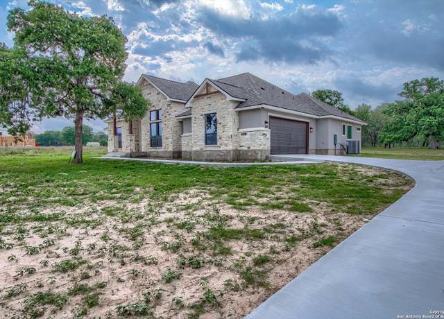 Property at 104 Hondo Rdg, La Vernia, TX 78121, 4 beds, 2.5 baths