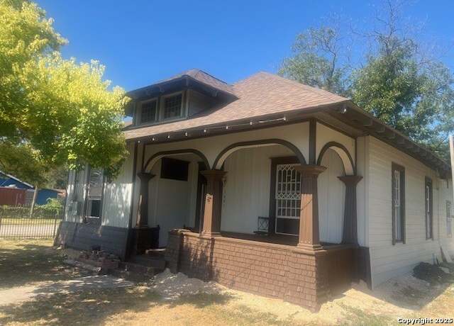 Property at 1401 N Trinity, San Antonio, TX 78207, 3 beds, 2 baths