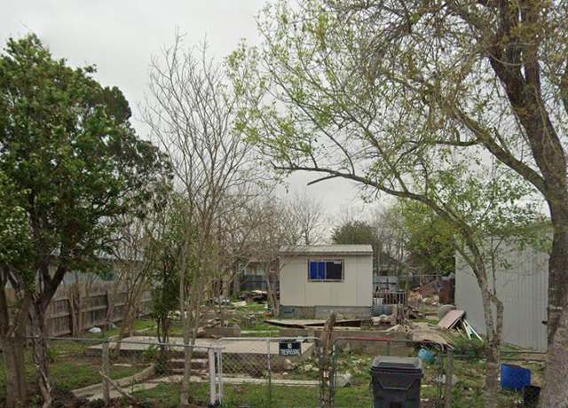 Property at 211 S Davidson, Karnes City, TX 78118, 1 bed, 1 bath
