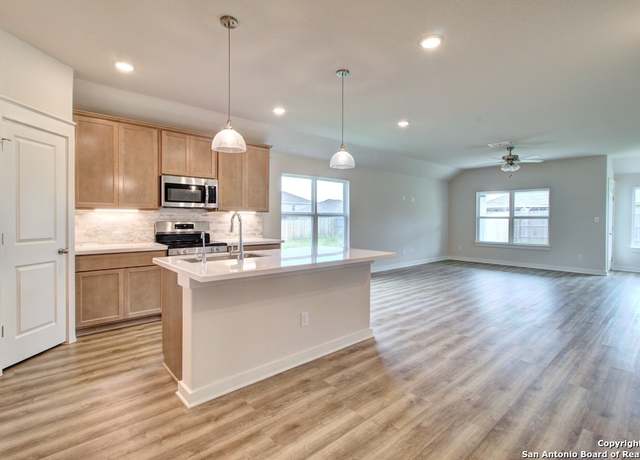 Property at 980 Gray Cloud Dr, New Braunfels, TX 78130, 4 beds, 2 baths