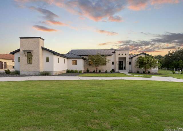 Property at 137 Balcones Bnd, Boerne, TX 78006, 4 beds, 5 baths