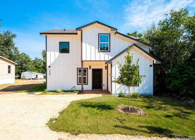 Property at 350 Spanish Oak Dr, Canyon Lake, TX 78133, 3 beds, 2 baths