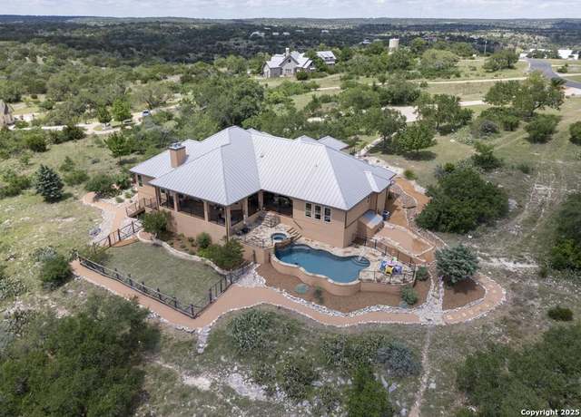 Property at 286 Settlers, Comfort, TX 78013, 3 beds, 3 baths