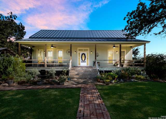 Property at 141 County Road 454, Hondo, TX 78861, 3 beds, 2 baths