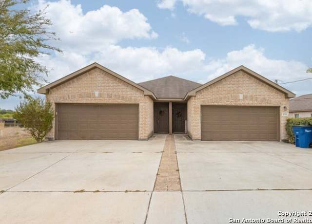 Property at 214 Stone Gate, New Braunfels, TX 78130, 6 beds, 4 baths