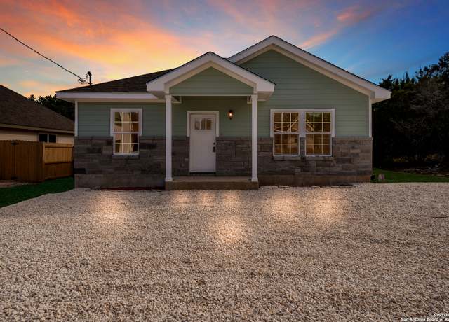 Property at 1734 Blueridge Dr, Canyon Lake, TX 78133, 3 beds, 2 baths