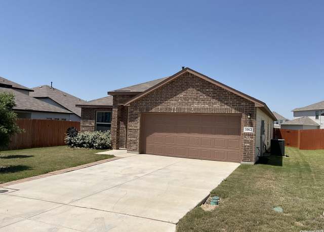 Property at 1062 Sixtree, New Braunfels, TX 78130, 4 beds, 3 baths