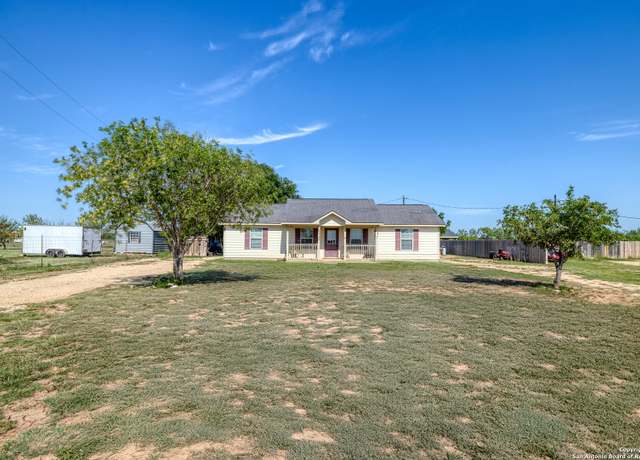 Property at 3328 State Highway 173, Hondo, TX 78861, 3 beds, 2 baths