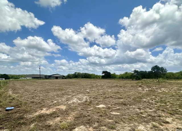 Property at 713 Sunrise Ln, La Vernia, TX 78121