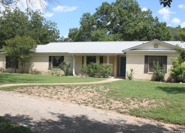 Property at 510 FM 471 North, Castroville, TX 78009, 3 beds, 2.5 baths
