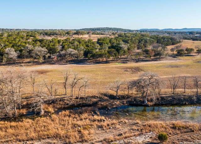 Property at 116 Majestic Oaks Dr, Boerne, TX 78006, 3 beds, 2 baths