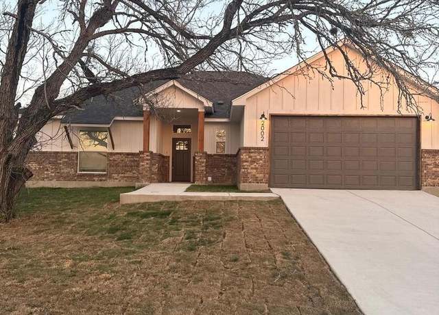 Property at 2002 Owens Ave, Three Rivers, TX 78071, 3 beds, 2 baths