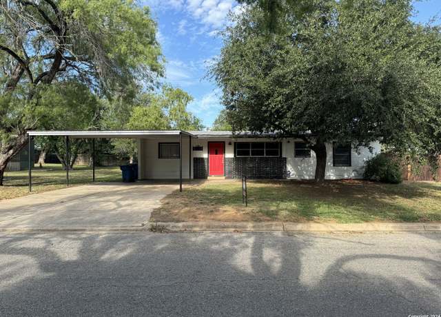 Property at 119 Greenlawn Ave, Pleasanton, TX 78064-3921, 3 beds, 2 baths