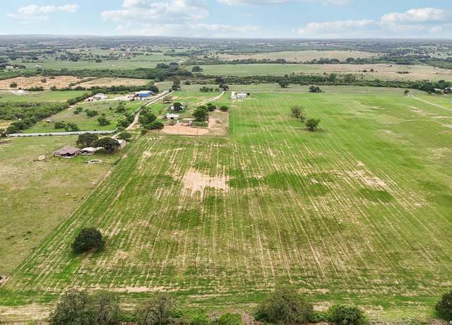 Property at 12885 LA Vernia Rd, St Hedwig, TX 78152