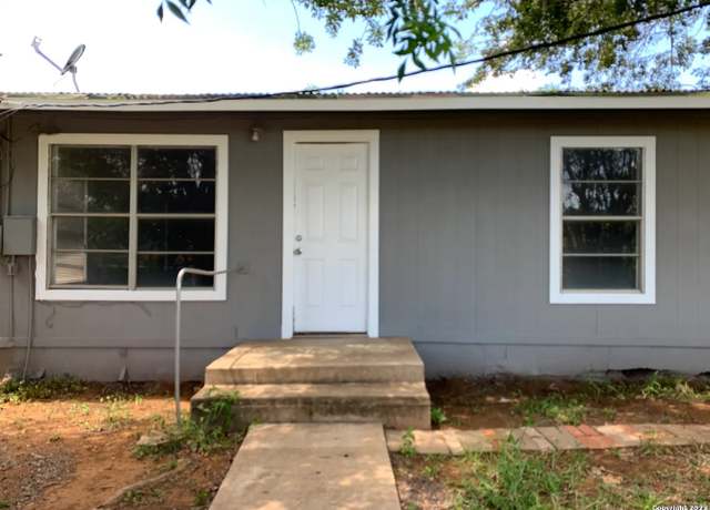 Property at 177 Barnes Ave, Charlotte, TX 78011, 3 beds, 1 bath