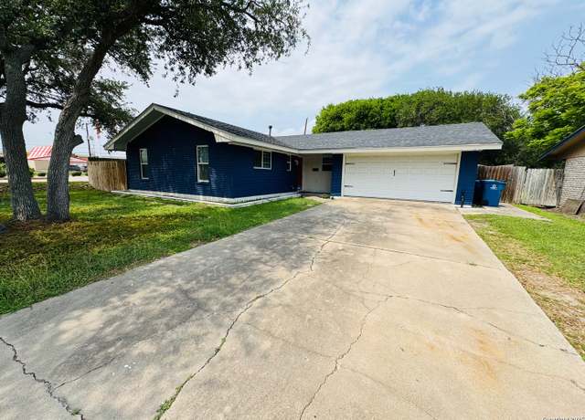 Property at 101 Ghent Pl, Portland, TX 78374, 4 beds, 3 baths