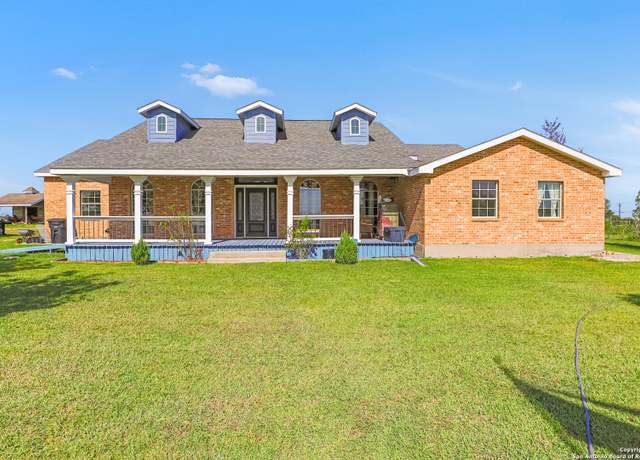 Property at 2504 Schwab, Seguin, TX 78155, 4 beds, 3 baths