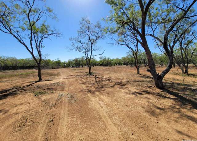 Property at 14626 Silesia Dr, St Hedwig, TX 78152