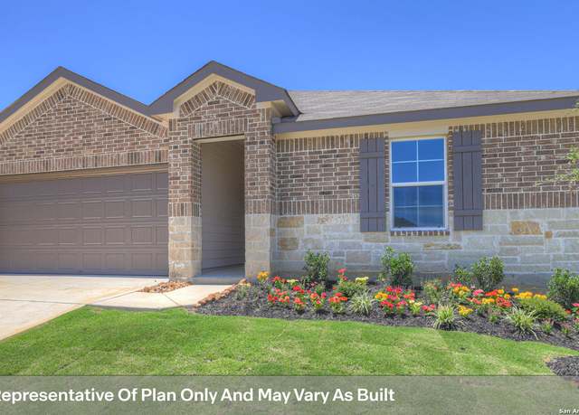 Property at 310 Bluetick Trl, Seguin, TX 78155, 3 beds, 2 baths