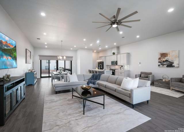 Property at 1304 Meyer Pkwy, New Braunfels, TX 78132, 4 beds, 3.5 baths