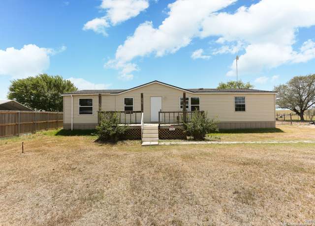 Property at 610 Moss Pt, Poth, TX 78147, 3 beds, 2 baths
