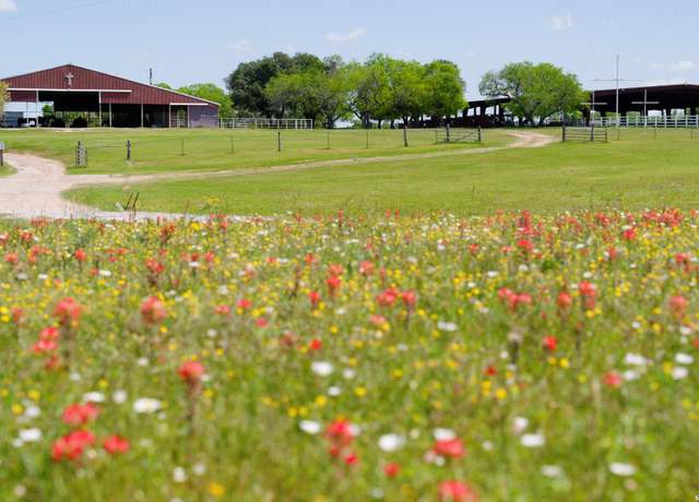 Property at 2595 Lower Mission Vly, Victoria, TX 77905, 3 beds, 2 baths
