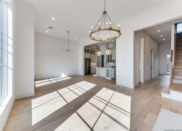 Property at 103 E Wildwood Unit B, San Antonio, TX 78212-1727, 3 beds, 3.5 baths
